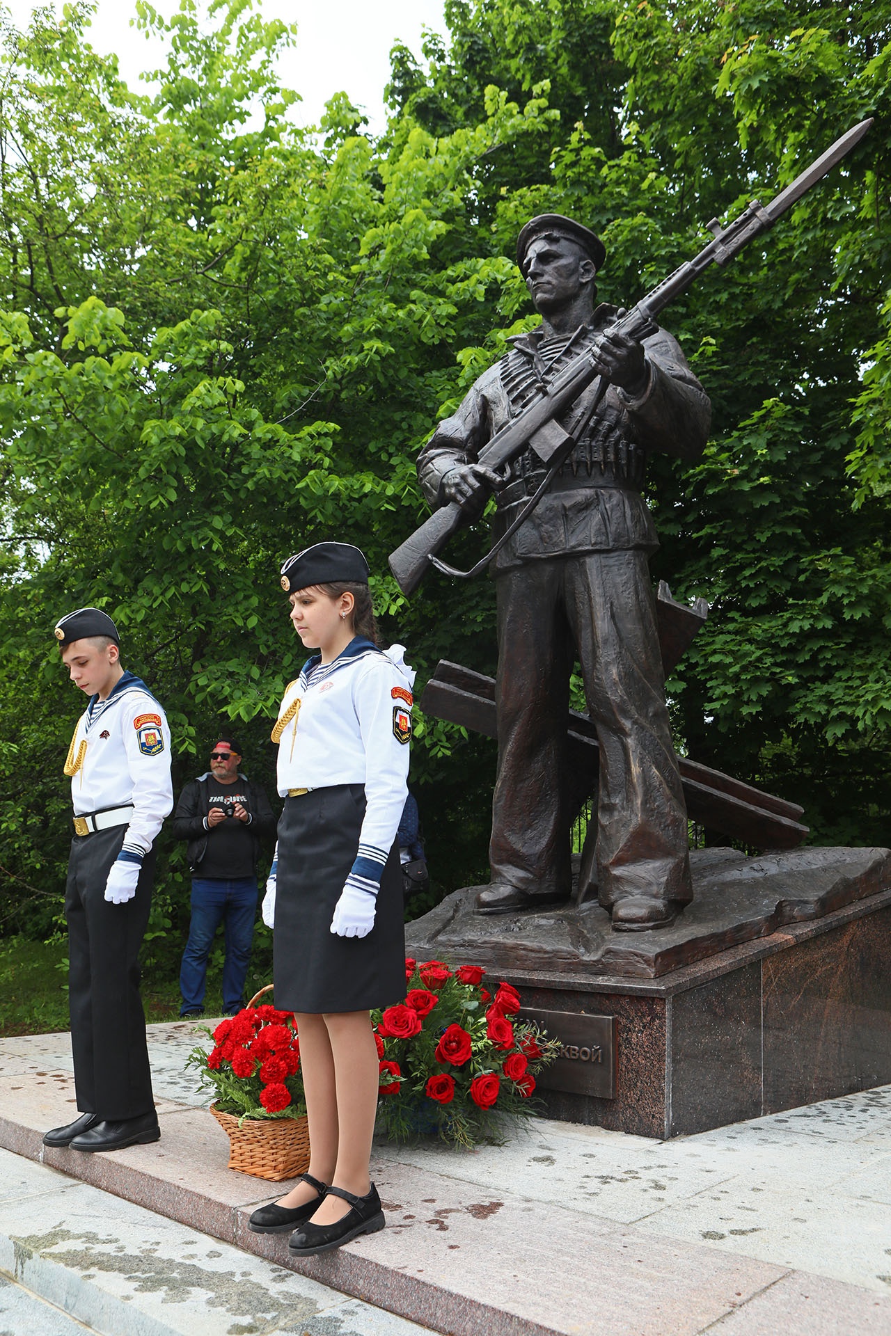 Мы помним: в почётном карауле внуки тех, кто отдал свою жизнь в битве за Москву.